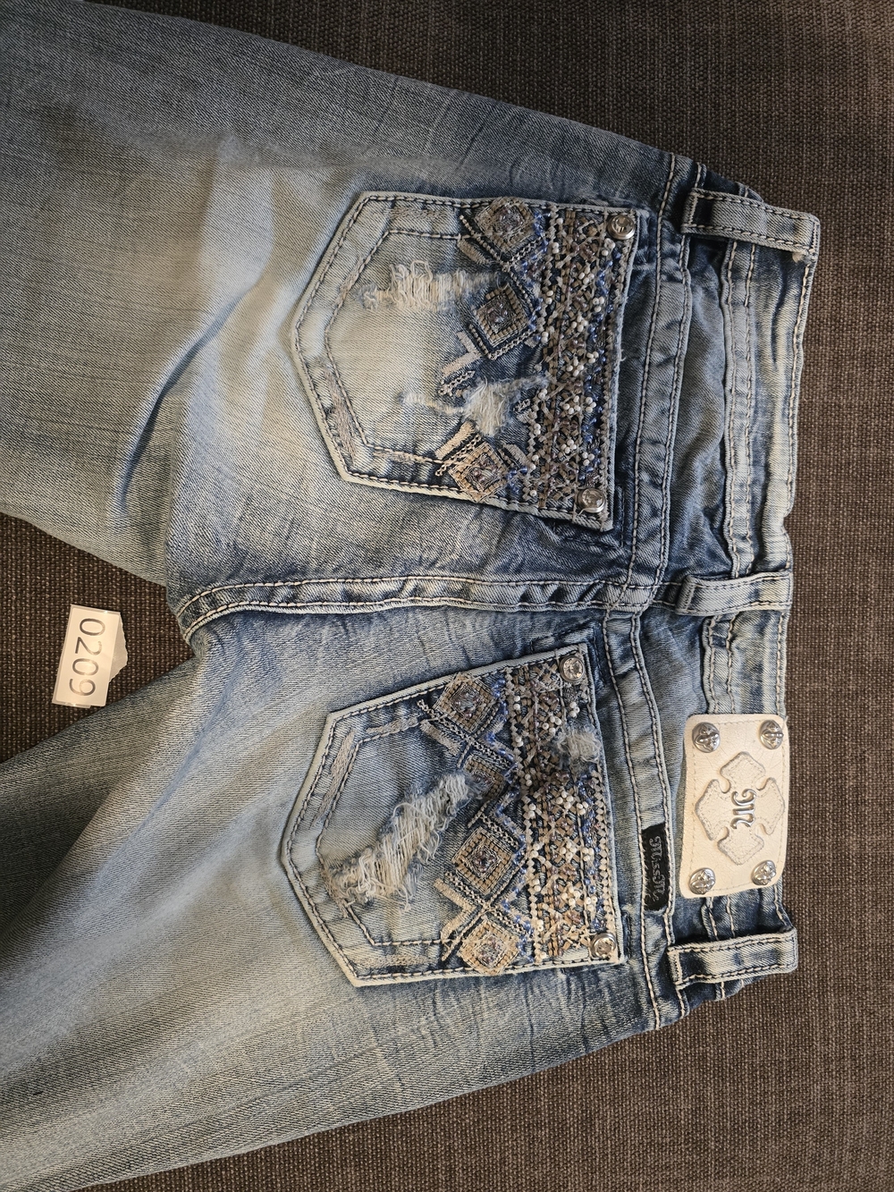 Miss Me Light Blue Embellished Capri/Crop Jeans Size 27